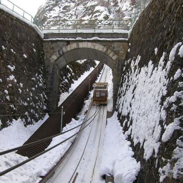 Impianto speciale - Piano inclinato Redock, Italia